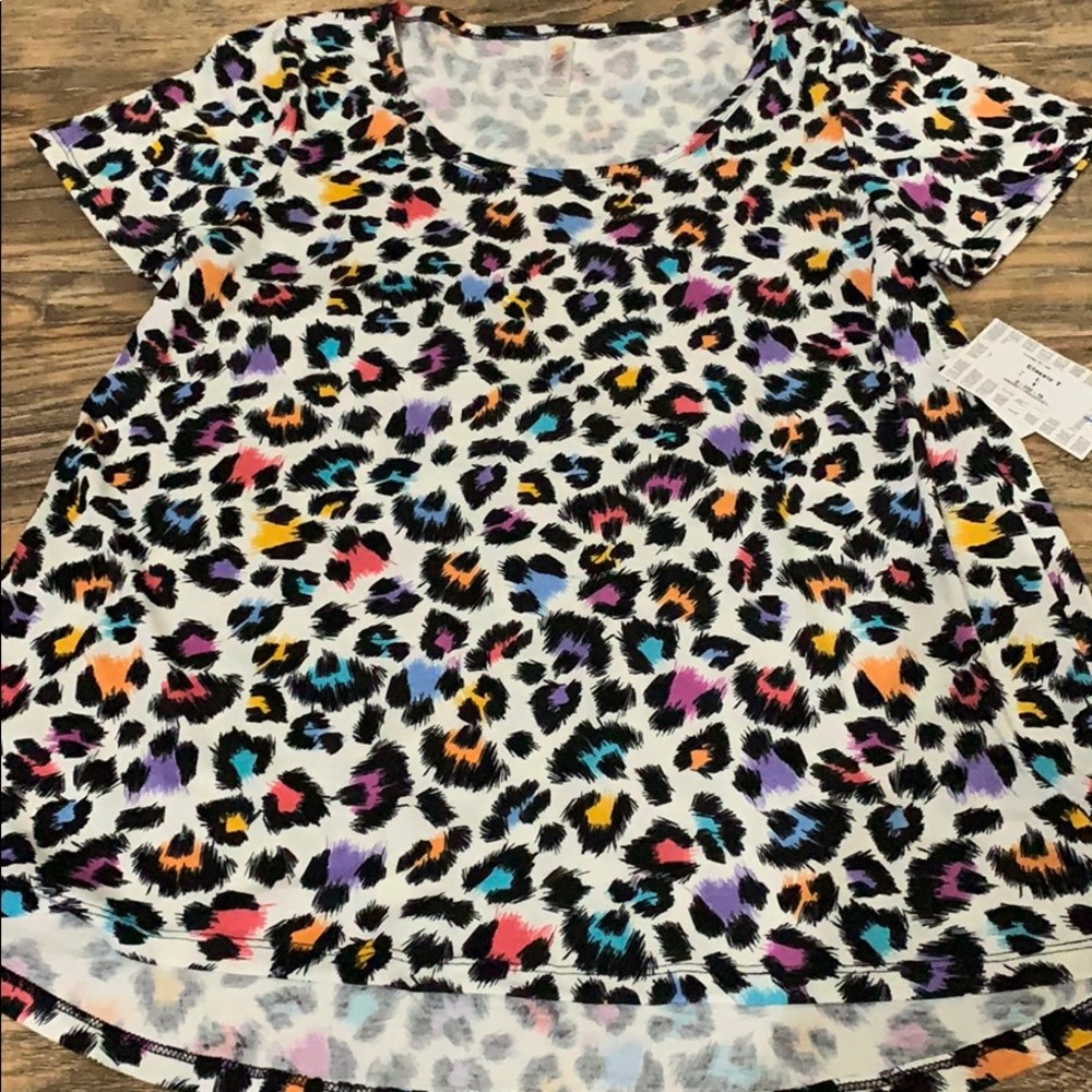 Large Lularoe classic t